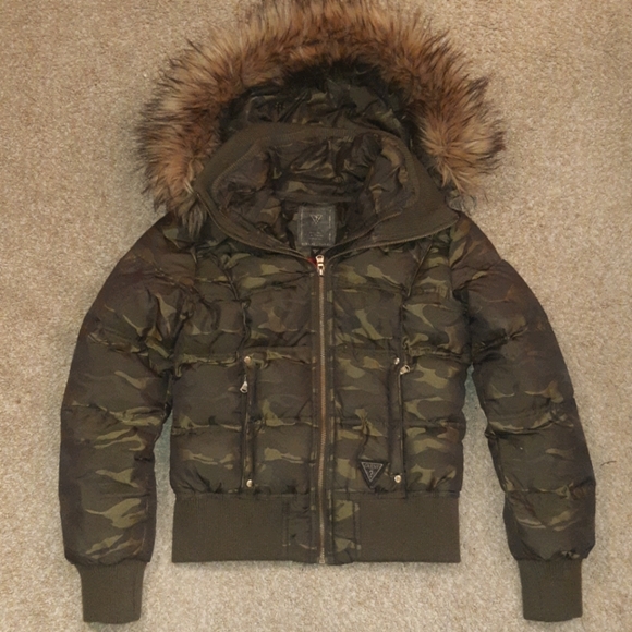 GUESS Women's Camo Puffer Jacket - Picture 5 of 5